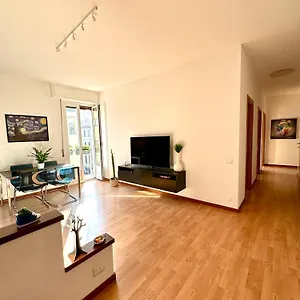 https://ninas-house.it-lombardy.com